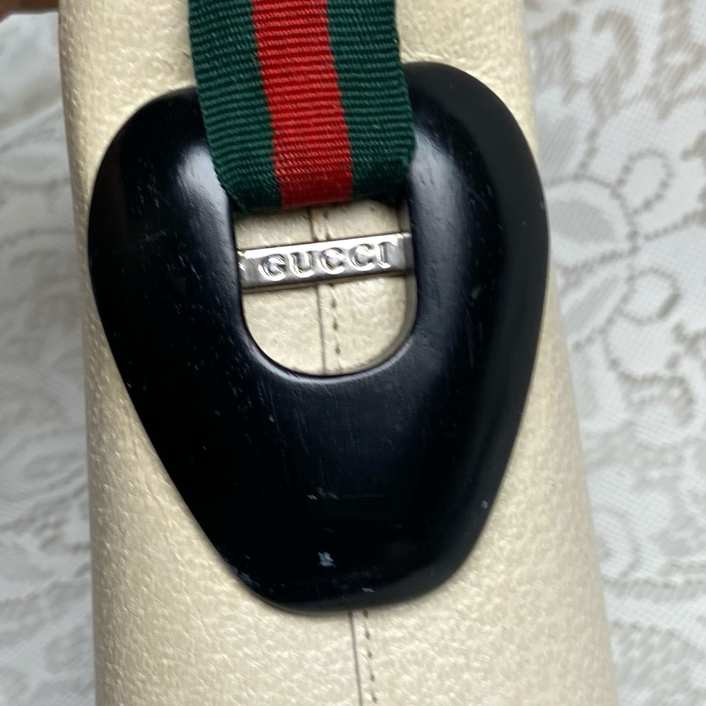 Vintage, Gucci, Small Cream Leather w/ Sherry Line Strap Handbag 9in x 6in x 3in - Picture 4 of 11